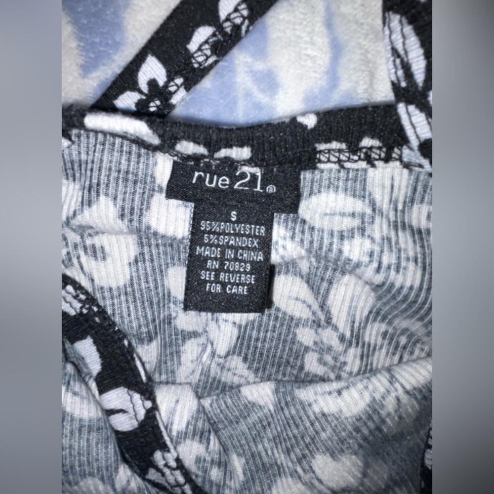 Tank from Rue 21 - Picture 3 of 3